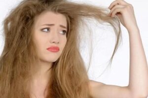 Come scegliere la giusta maschera per capelli rovinati